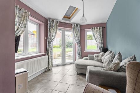 30 Elmcroft Avenue, North Kilworth