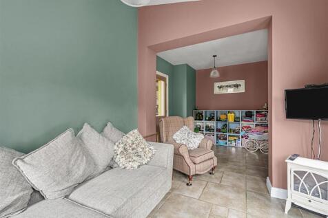 30 Elmcroft Avenue, North Kilworth