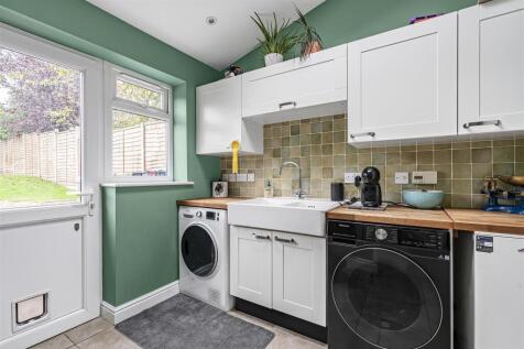 30 Elmcroft Avenue, North Kilworth