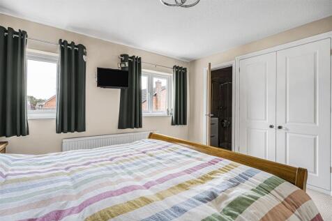 30 Elmcroft Avenue, North Kilworth