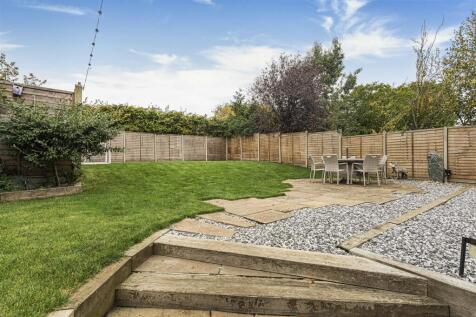 30 Elmcroft Avenue, North Kilworth