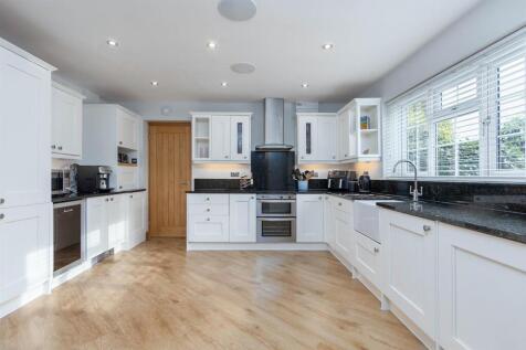 Tanglewood, 16 Fir Tree Lane