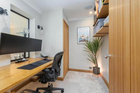 Tanglewood, 16 Fir Tree Lane