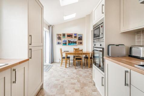 26 Lutterworth Road (12).jpg