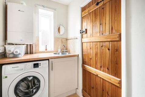 26 Lutterworth Road (14).jpg