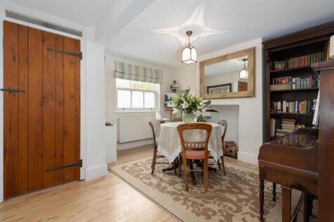 White Swan, 49 High Street (25).jpg