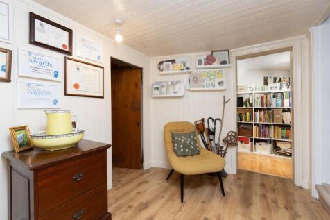 White Swan, 49 High Street (28).jpg