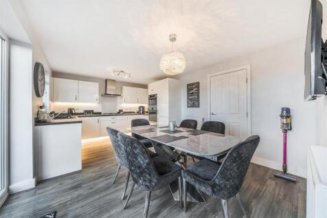 29 Gloster Road (14).jpg