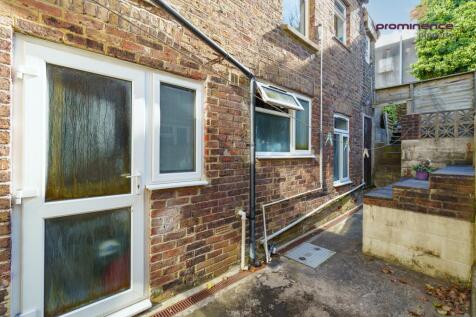 12 Shanklin Road-7_lge