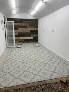 garage 2.jpg