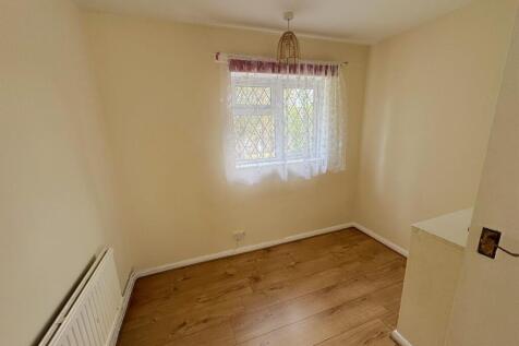 4 Marlborough Avenue Bedroom 3.jpg