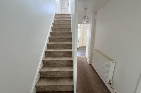 4 Marlborough Avenue Hallway 2.jpg