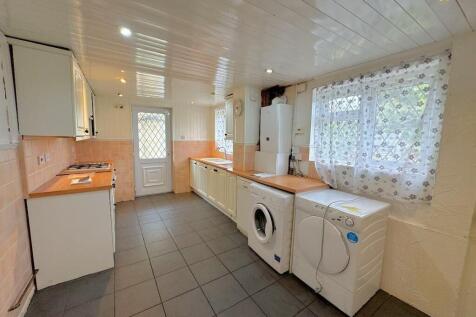 4 Marlborough avenue Kitchen.jpg