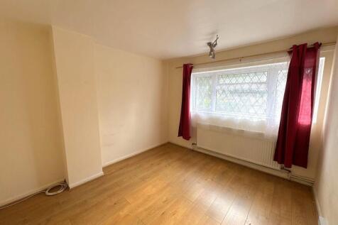 4 Marlborough Avenue Bedroom 2.jpg