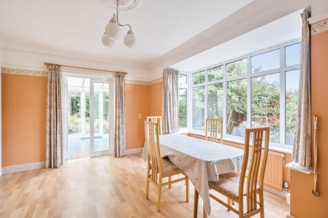 1359301-3-68ee1e2...