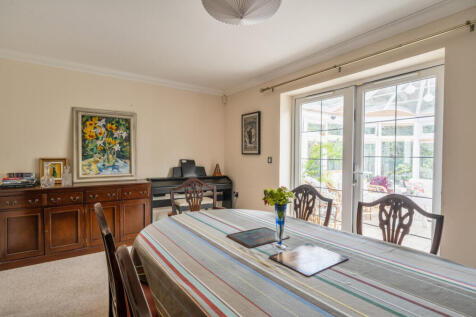 1376717-10-691700...