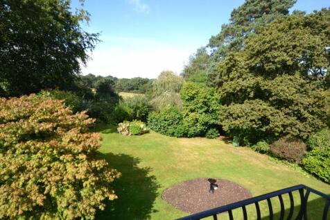Rear View/ Garden