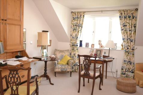 Bedroom / Study
