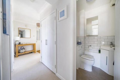 Cloakroom/Hall