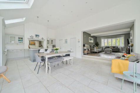 Kitchen /Dining Room
