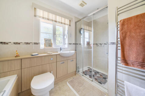 Bath/Shower Rom