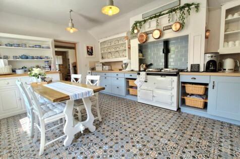 Cottage - Kitchen