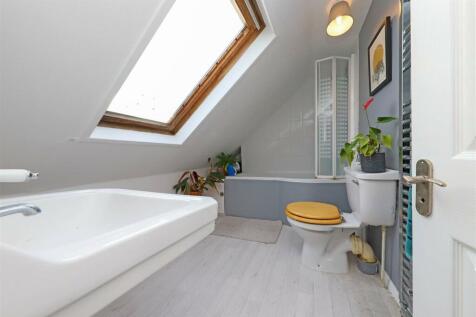 nicholas james st andrews en suite_.jpg