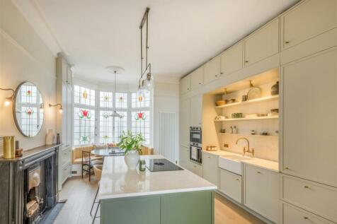 Flat 1, 23 Brunswick Terrace-3.jpg