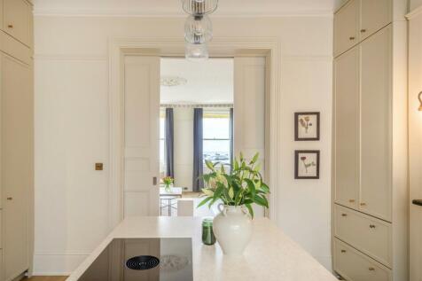 Flat 1, 23 Brunswick Terrace-9.jpg