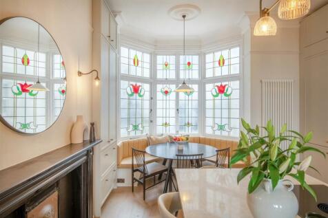 Flat 1, 23 Brunswick Terrace-5.jpg