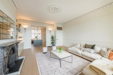 Flat 1, 23 Brunswick Terrace-12.jpg