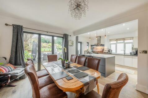 20 Hove Park Way -3.jpg