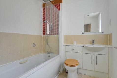 Bathroom_Pic_ (2).jpg