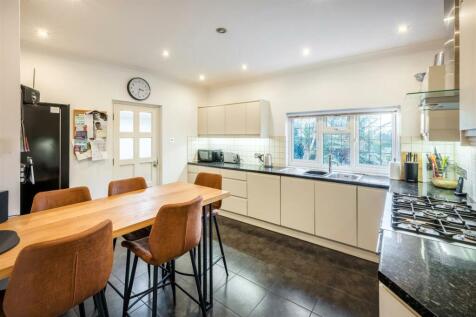 7 Hove Park Way_2.jpg