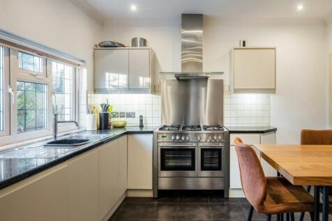 7 Hove Park Way_3.jpg