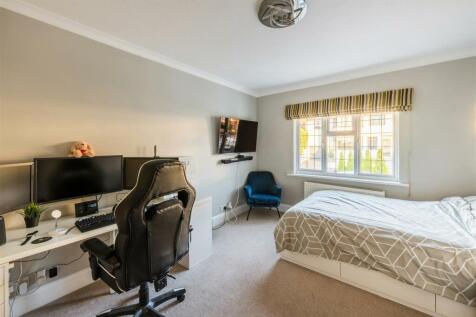 7 Hove Park Way_13.jpg