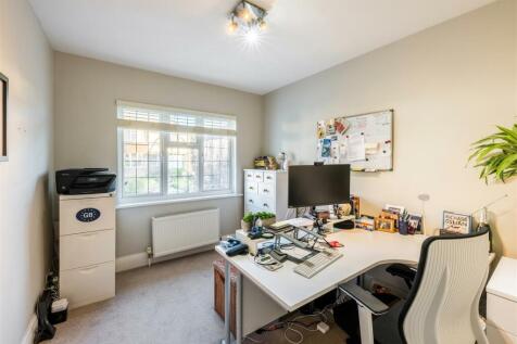 7 Hove Park Way_14.jpg