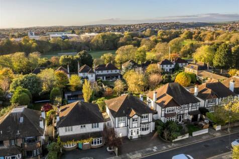 7 Hove Park Way_29.jpg