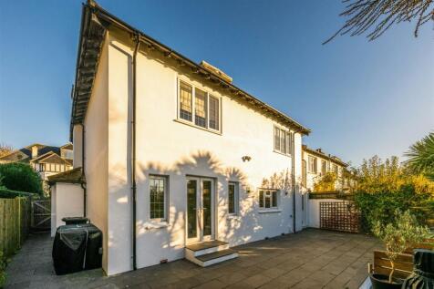 7 Hove Park Way_26.jpg