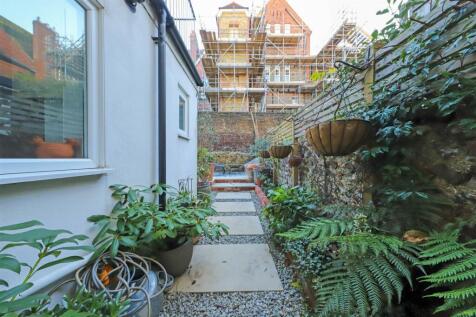 nicholas james cowper st garden 3.jpg