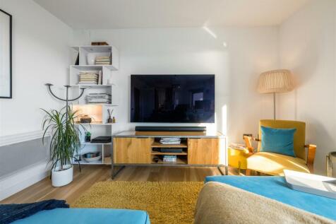 Flat 14, 126-128 Queens Road-5.jpg