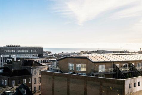 Flat 14, 126-128 Queens Road-9.jpg