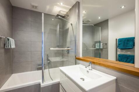 Flat 14, 126-128 Queens Road-14.jpg
