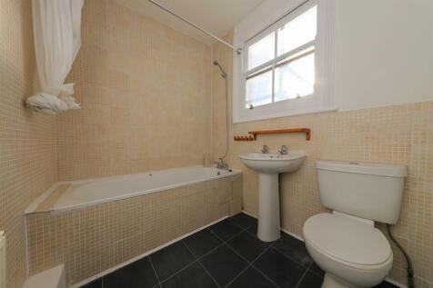 nicholas james brunswick rd bathroom_.jpg