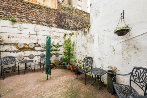 32 St Nicholas Road -18.jpg
