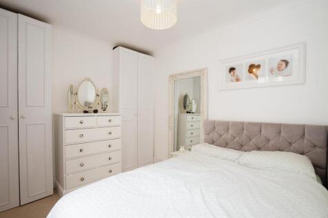 another bedroom nr.jpg