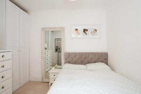 Main bedroom NR.jpg