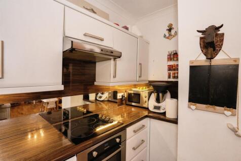 Kitchen NR.jpg