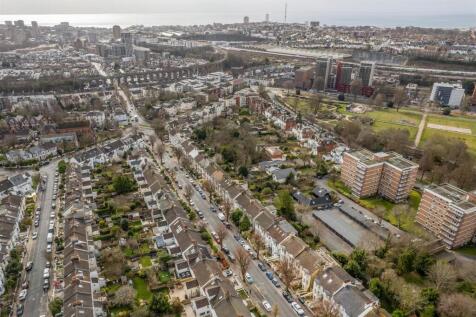 Flat 5, 35 Beaconsfield Villas-18.jpg