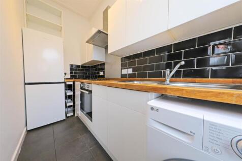 nicholas james eaton villas kitchen1.jpg